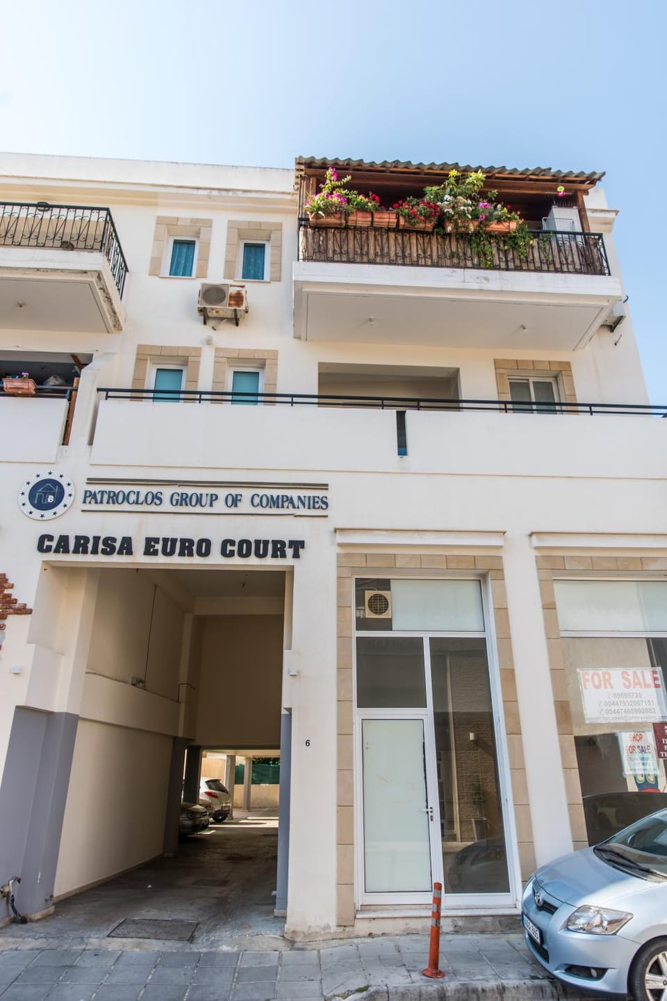 Facade/entrance