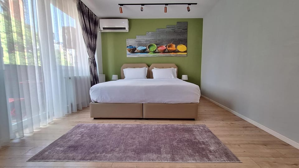 Bed, Bedroom, air conditioner