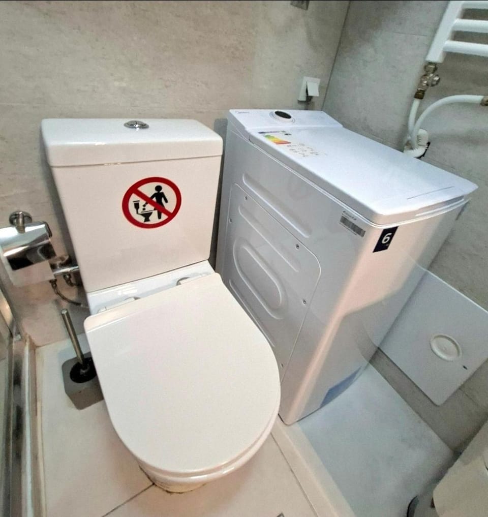 Bathroom, washing machine