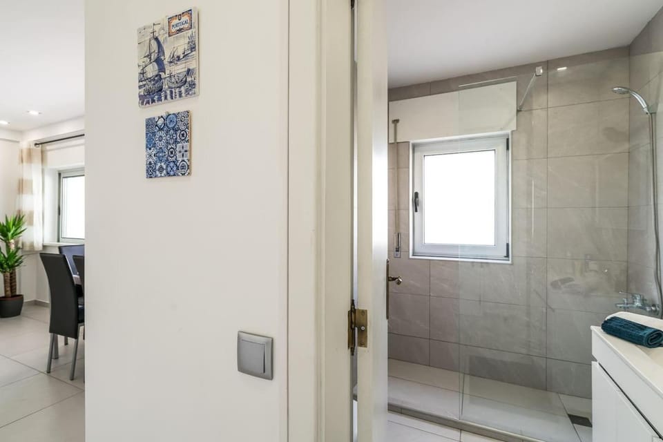Bathroom, Area and facilities, Facility for disabled guests
