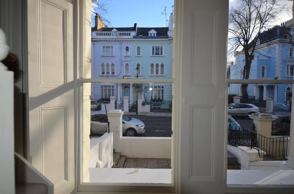 Notting Hill Charm -Sleeps 5 - Urban Retreat Apartment in City of Westminster