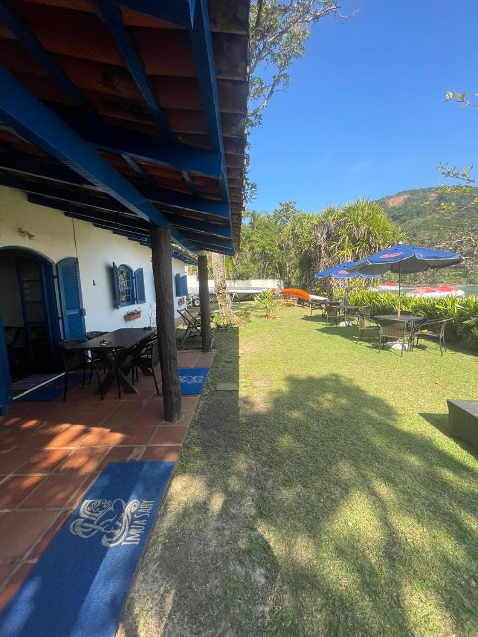 Suítes Pé na Areia Bed and Breakfast in São Sebastião