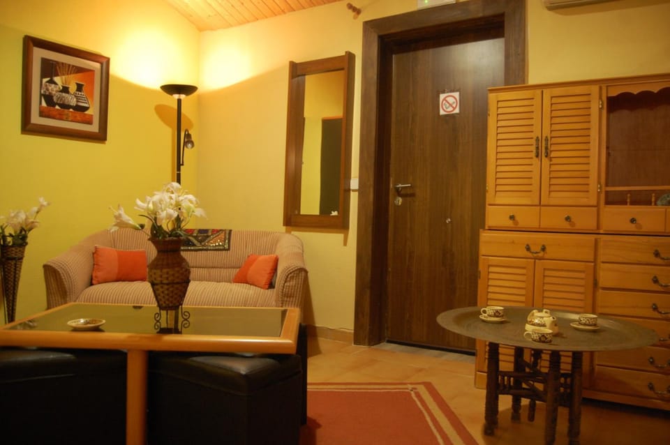 Living room, Seating area, Dining area, internet, wardrobe