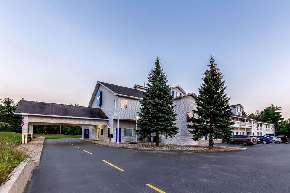 Property building, On site