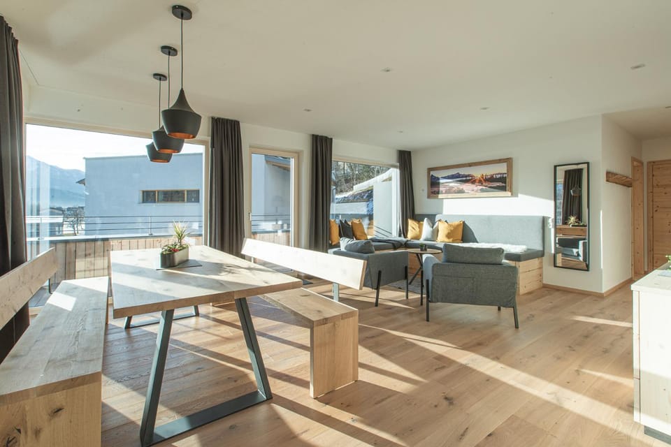 Living room, Seating area, Dining area