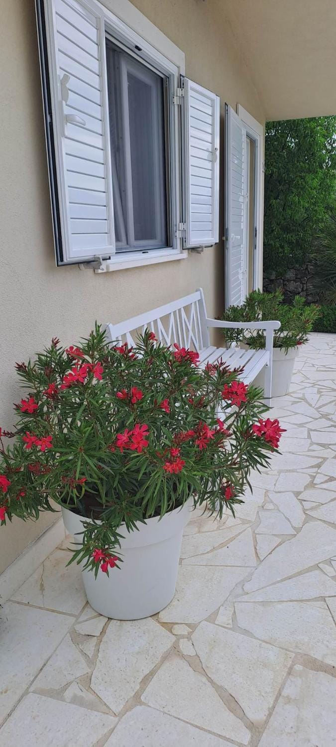 KUĆA U PRIRODI LI House in Split-Dalmatia County