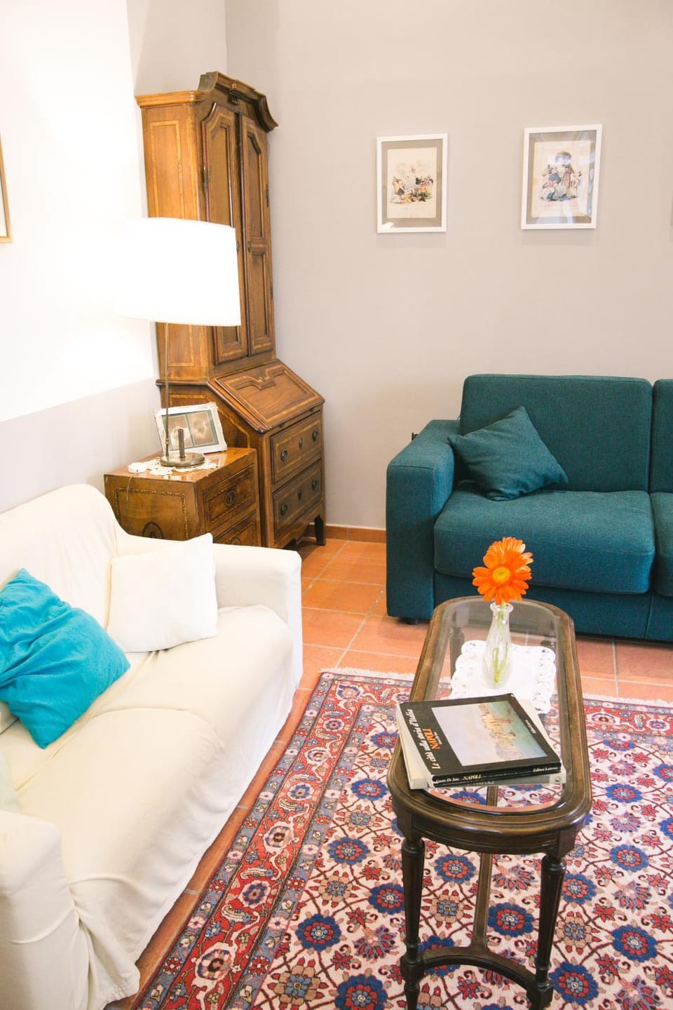 Living room, Seating area