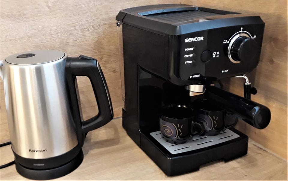 Coffee/tea facilities, Kitchen or kitchenette