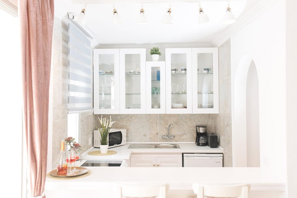 Coffee/tea facilities, Kitchen or kitchenette