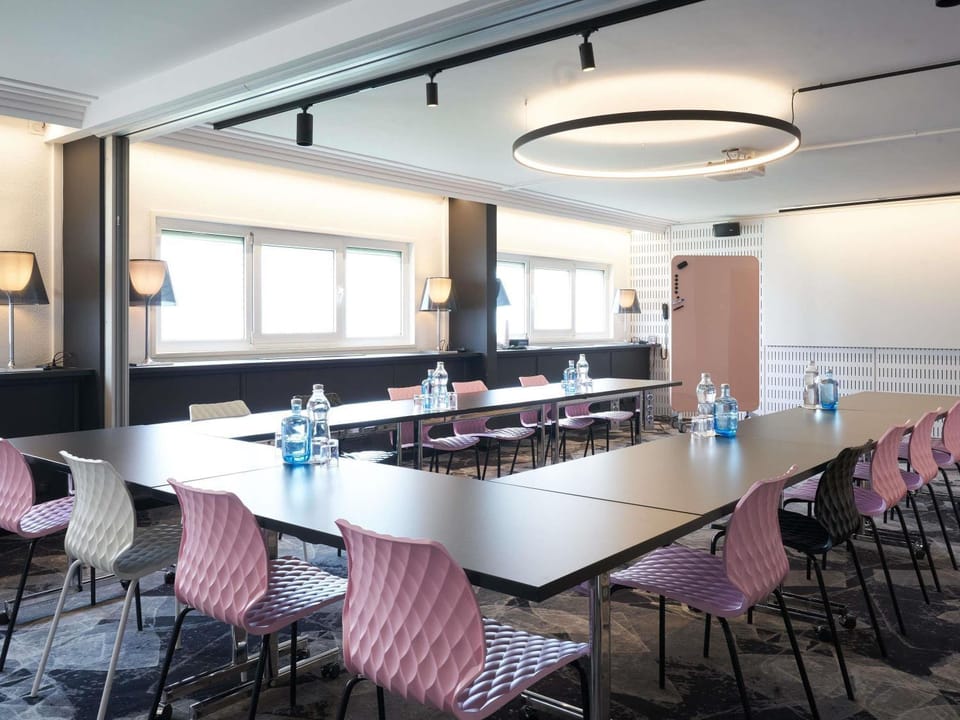Meeting/conference room