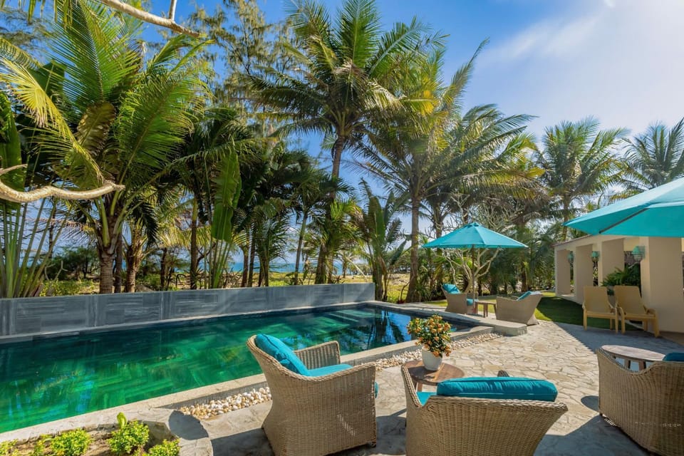 Beach, Swimming pool