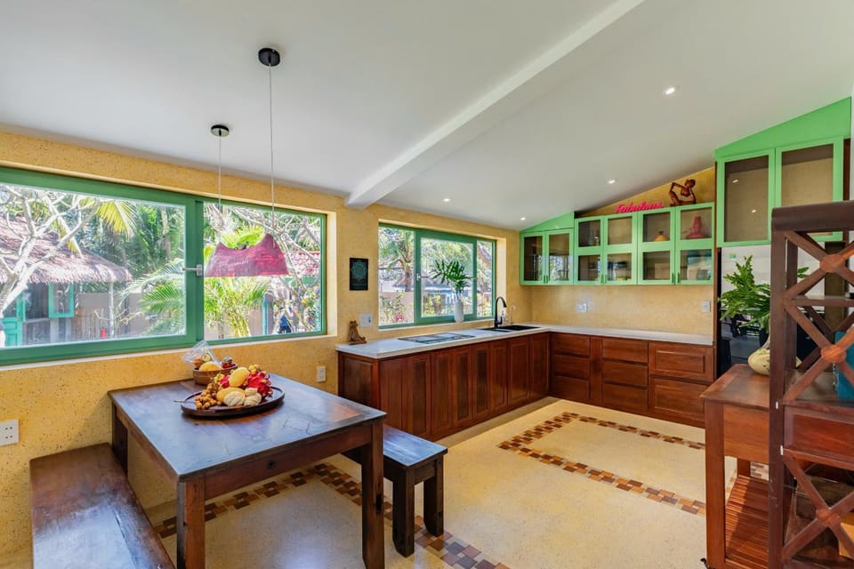 Kitchen or kitchenette, Dining area, kitchen
