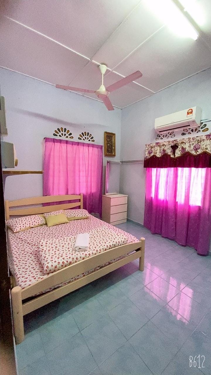 Homestay Cahaya Kaseh House in Johor