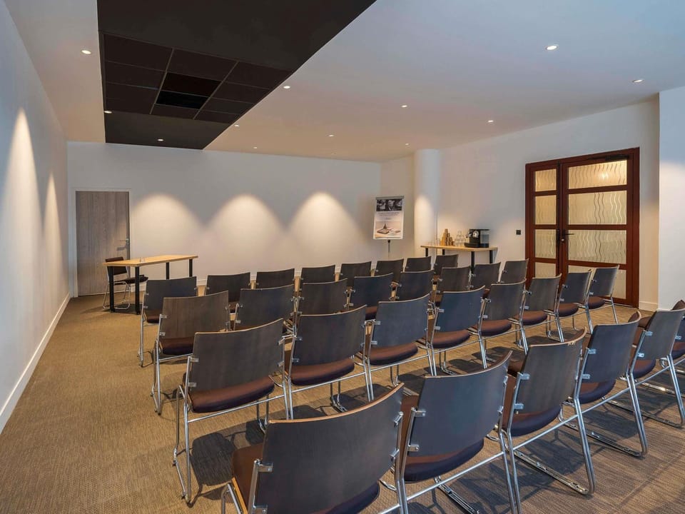 Meeting/conference room