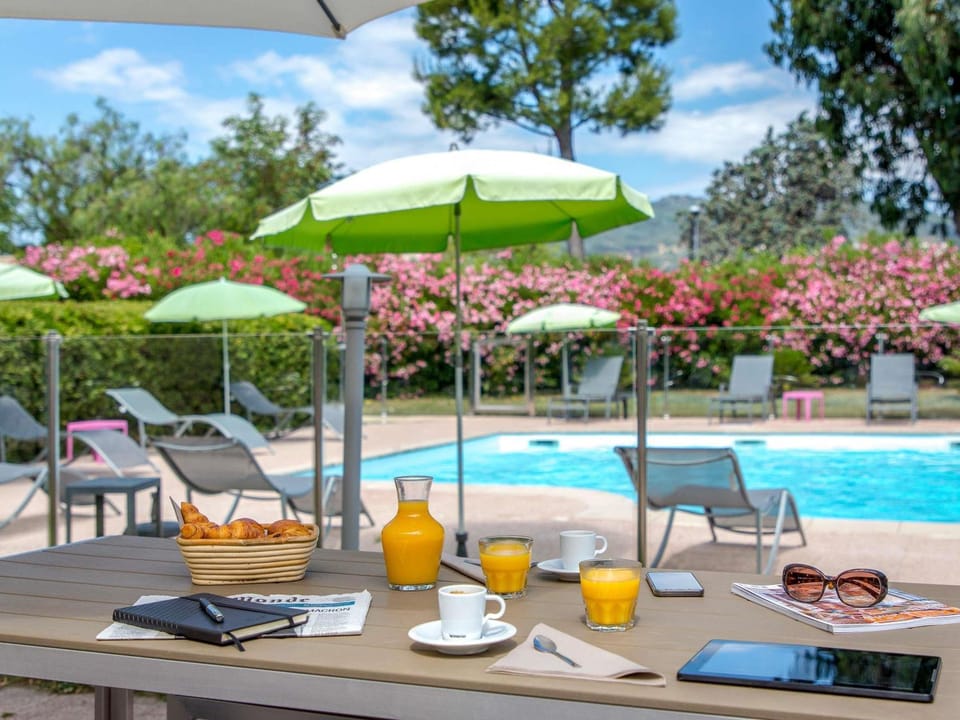 Pool view, Swimming pool