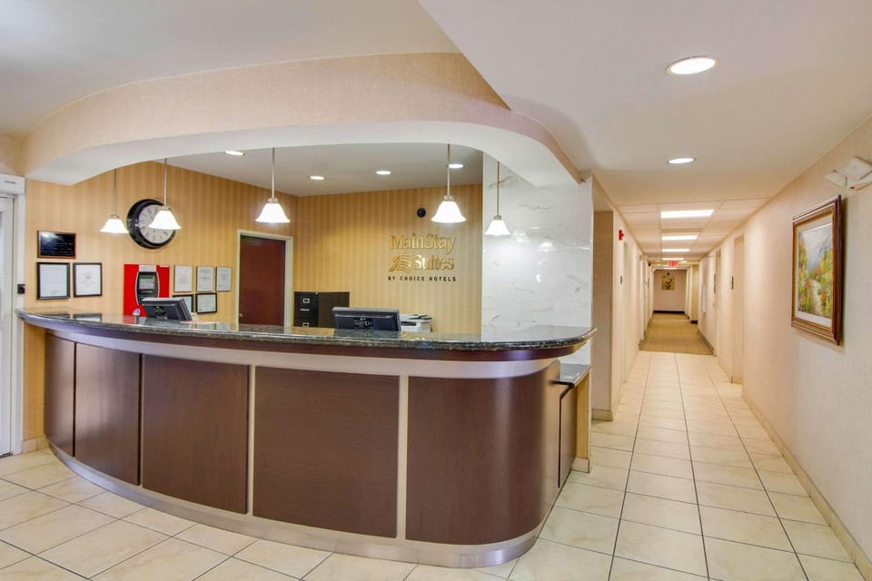 Lobby or reception, Lobby or reception