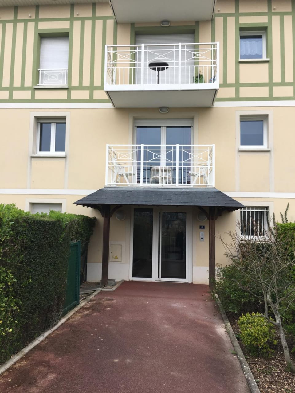 Property building, Facade/entrance