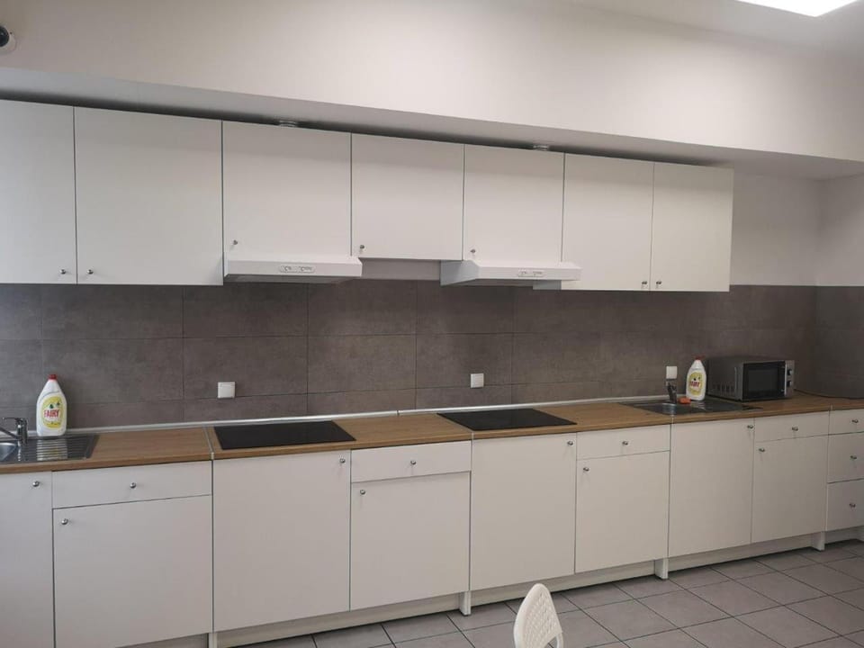 Communal lounge/ TV room, Kitchen or kitchenette, Communal kitchen