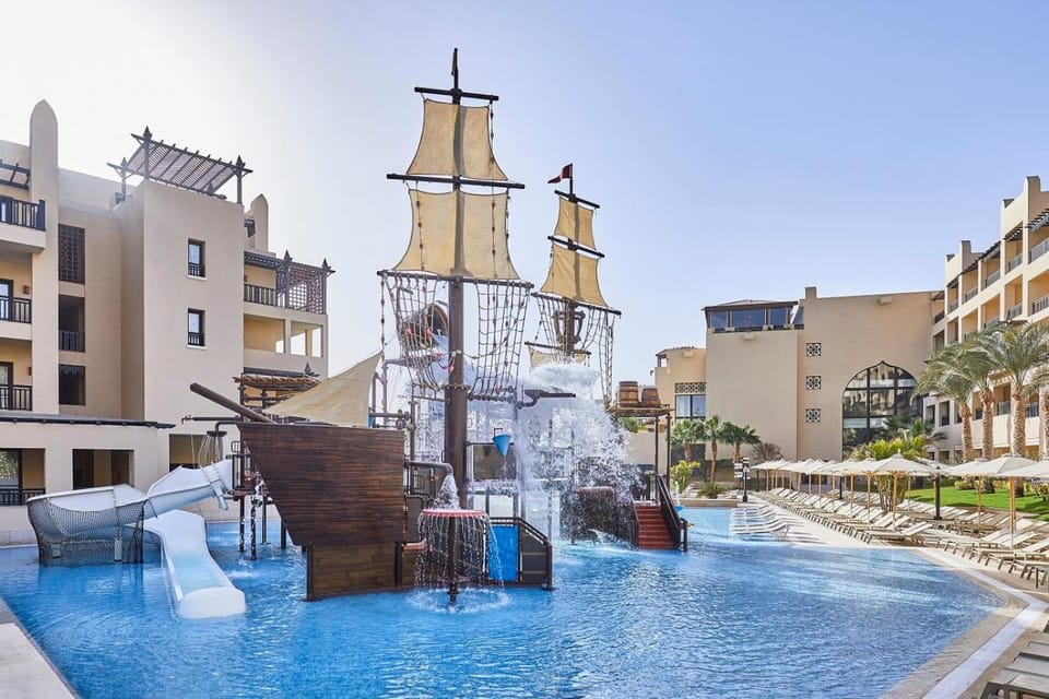 Aqua park, Swimming pool