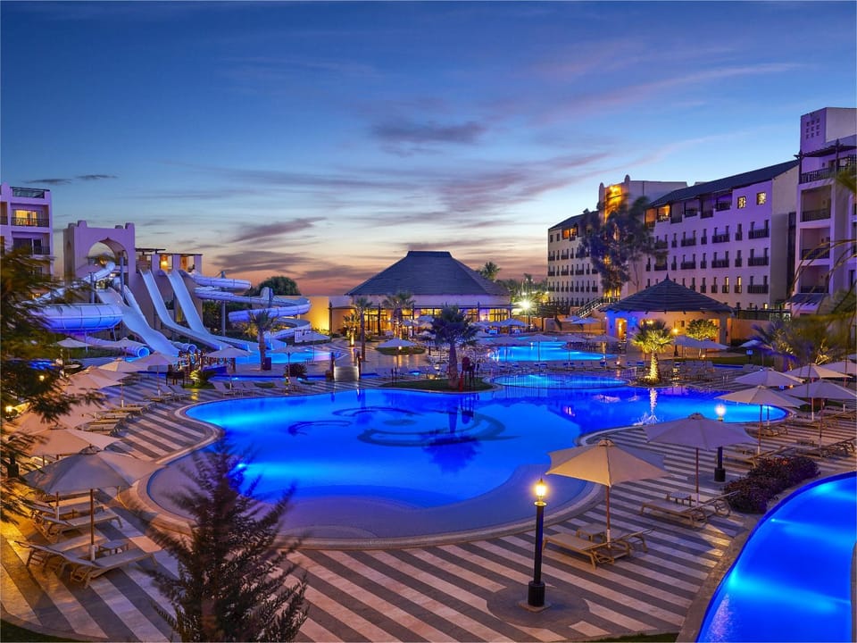 Restaurant/places to eat, Aqua park, Swimming pool