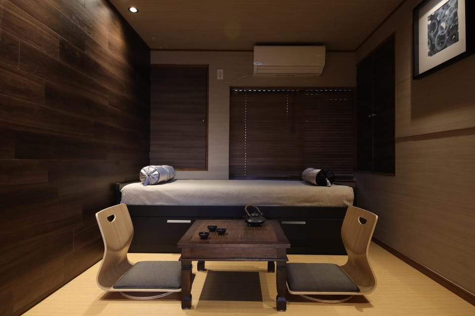 Seating area, Bedroom
