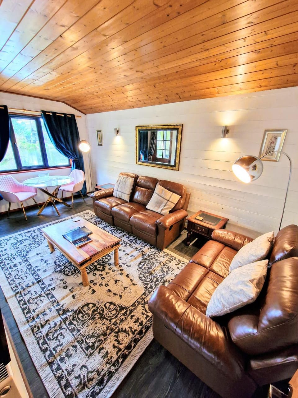 Living room, Photo of the whole room, Seating area