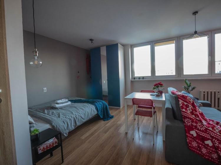 Bed, Living room, Bedroom