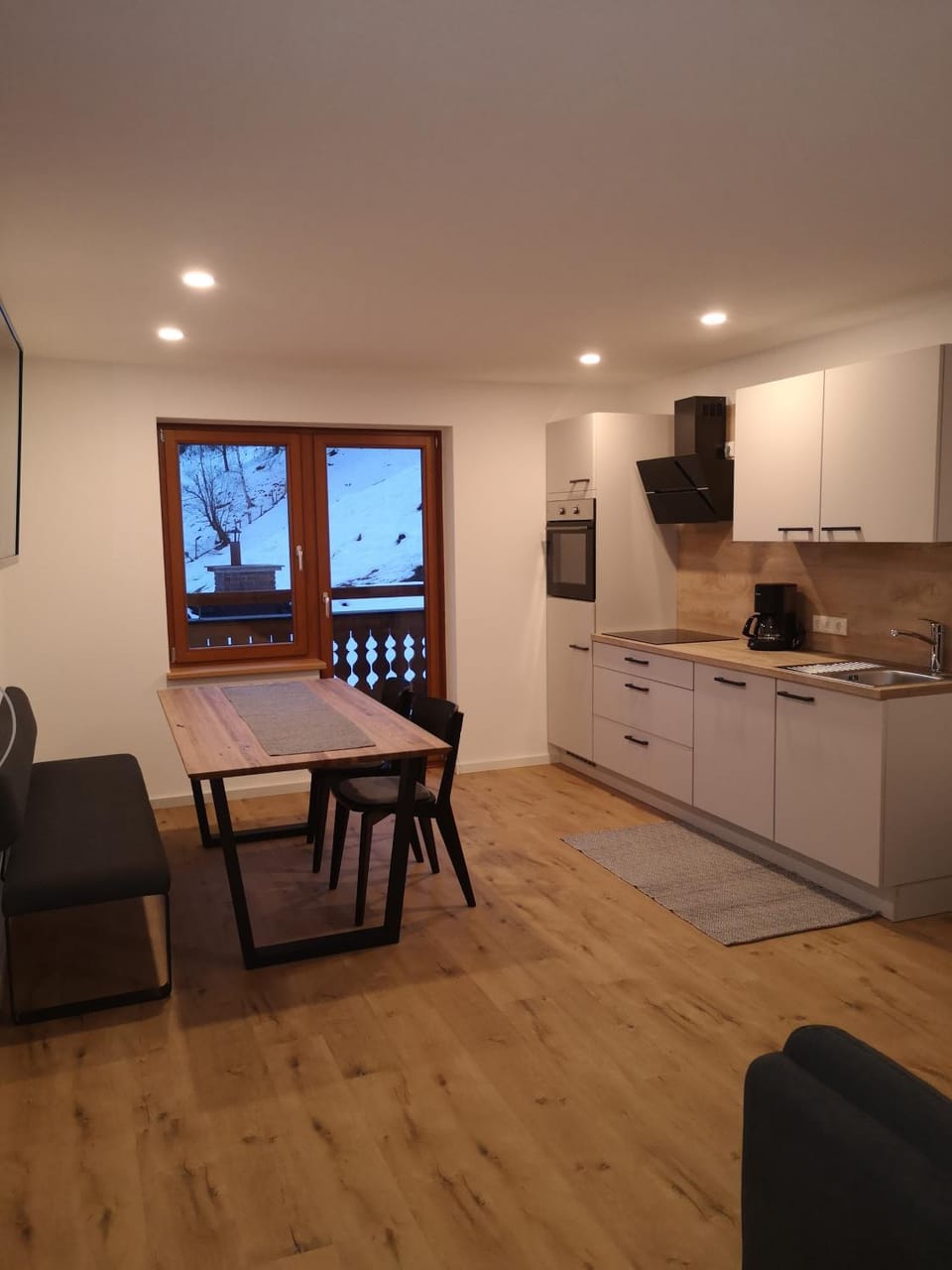 Kitchen or kitchenette, Living room, Seating area, Dining area, pet friendly, stove