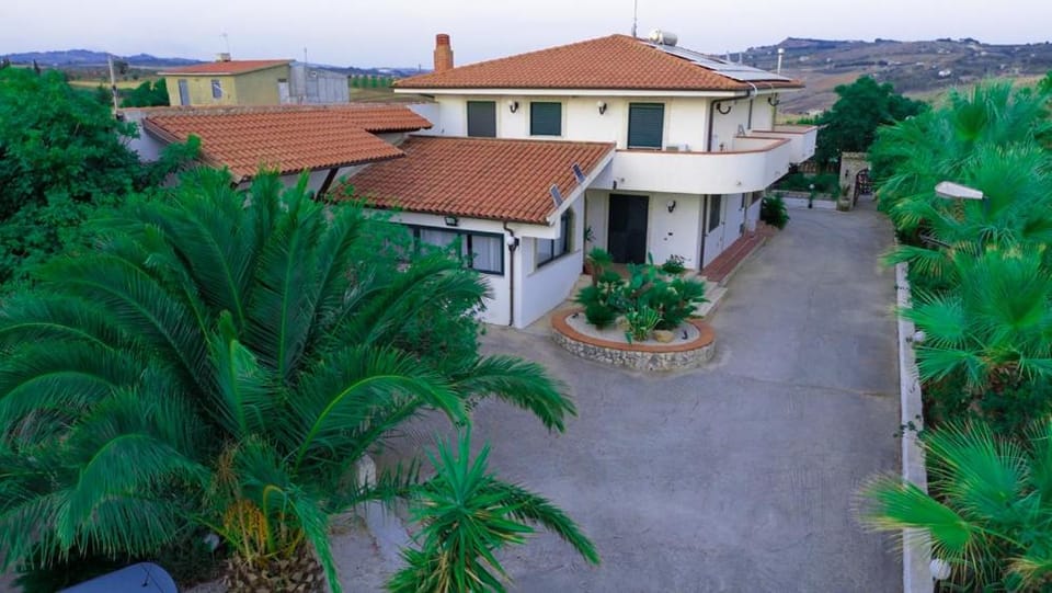 Property building, Garden, Garden view