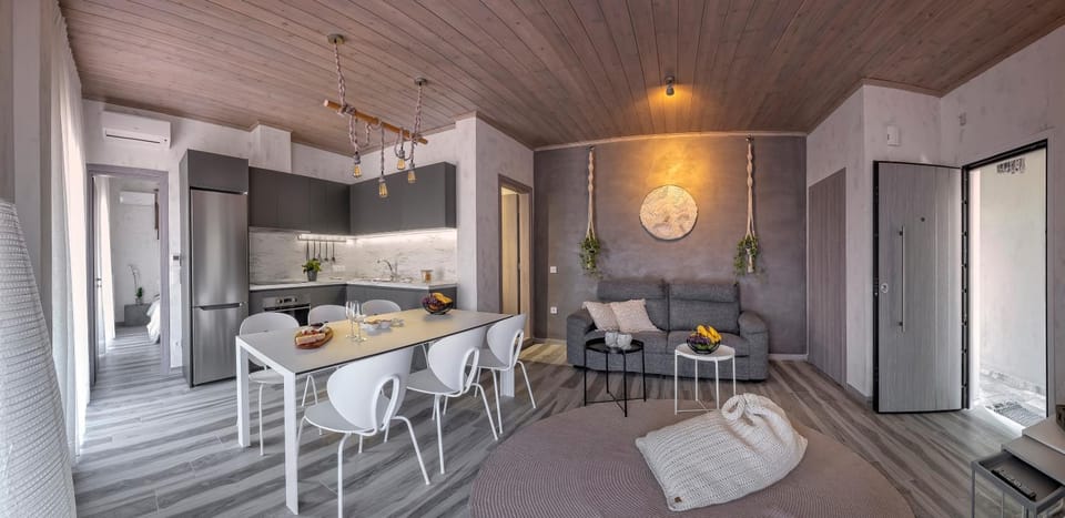 Kitchen or kitchenette, Living room, Seating area