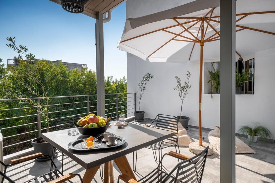 Balcony/Terrace, Garden view