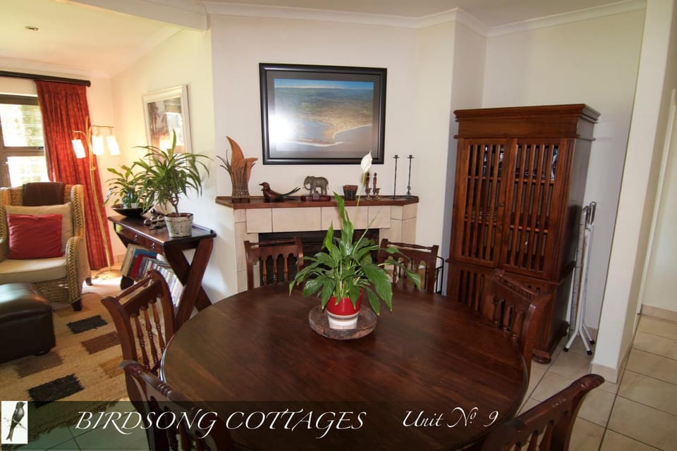 Birdsong Cottage No 10 10 Poplar Drive Bergview Estate Cathkin Park House in KwaZulu-Natal