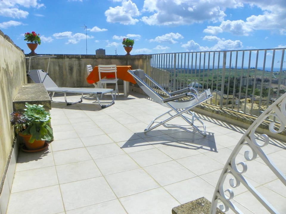 Patio, Balcony/Terrace, Seating area, City view, Landmark view, Sea view, Internal: Not applicable to any particular room