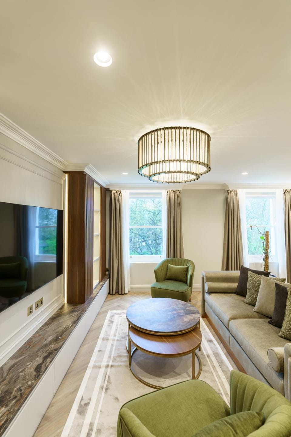 TV and multimedia, Living room, Seating area, Evening entertainment