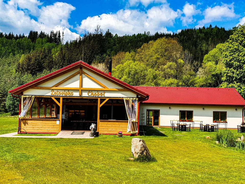 Property building, Restaurant/places to eat, Breakfast