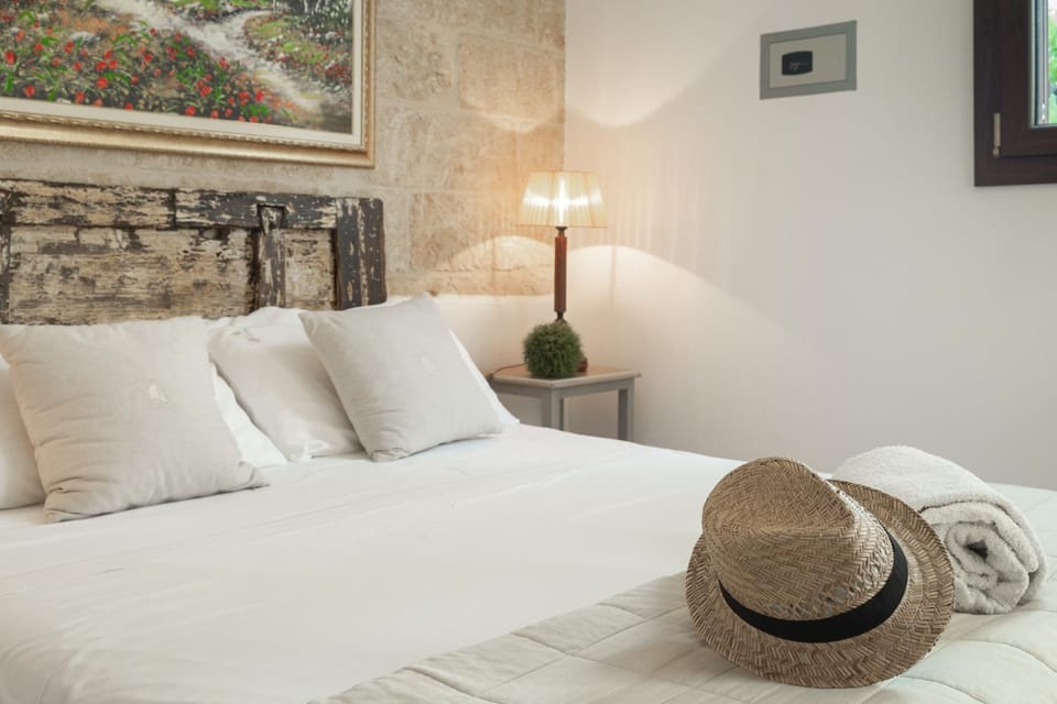 Bed, Decorative detail
