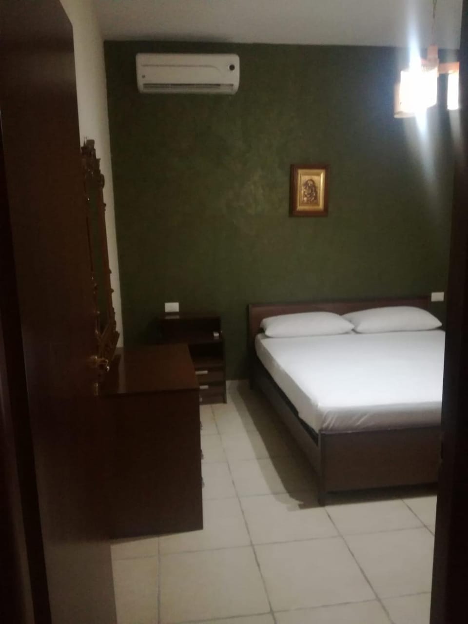 Bed, Bedroom, air conditioner