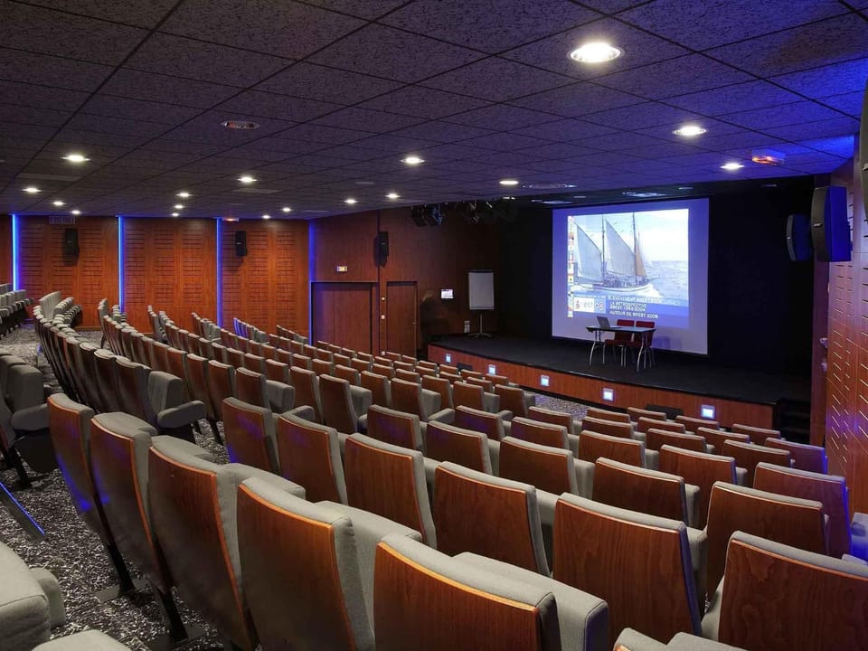 Meeting/conference room