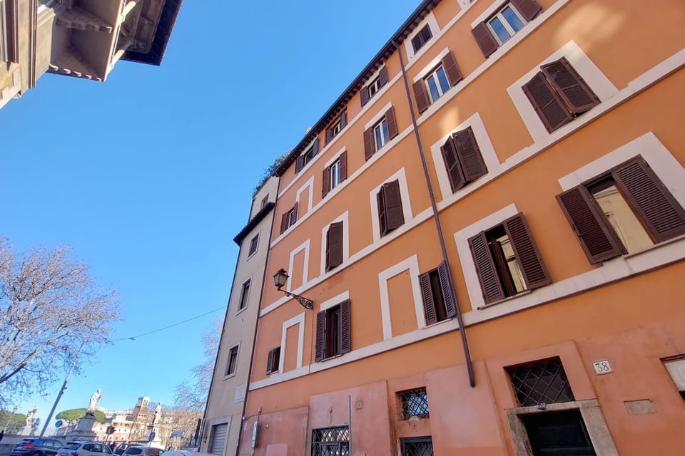 Property building, Neighbourhood