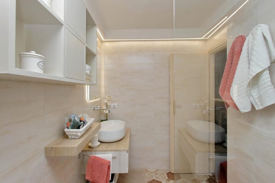 Shower, Bathroom