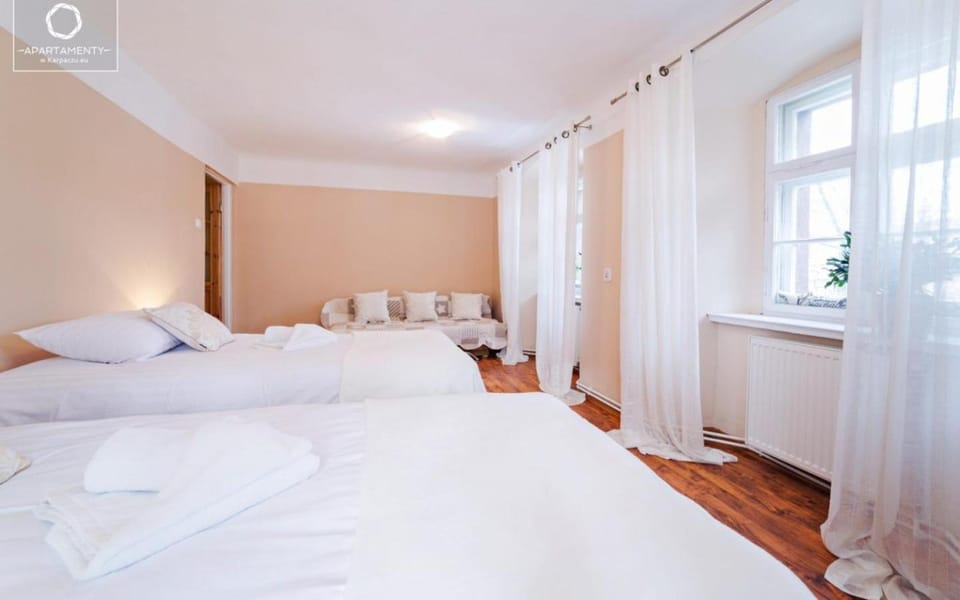 Bed, Bedroom, Family