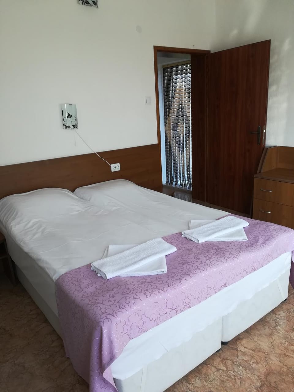 Bed, Photo of the whole room, Bedroom, towels