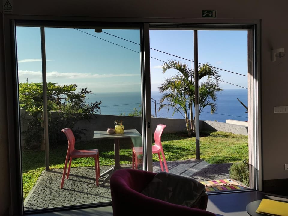 Garden, View (from property/room), Balcony/Terrace, Living room, Garden view, Lake view, Sea view