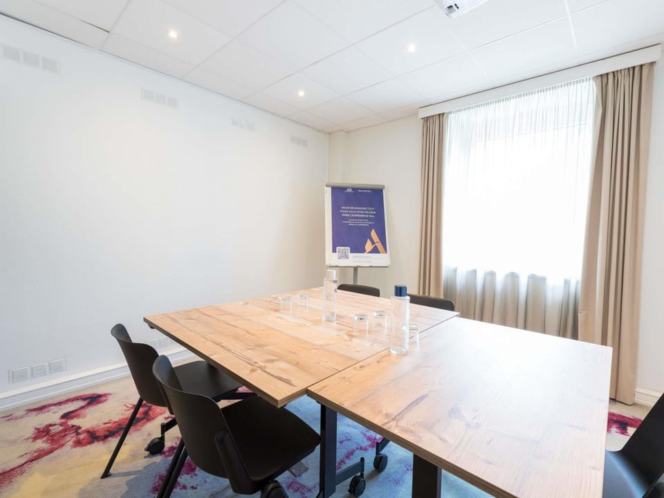 Meeting/conference room