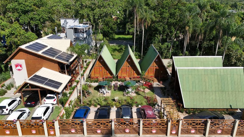 Property building, Day, Natural landscape, Bird's eye view, Garden, Garden view, Parking