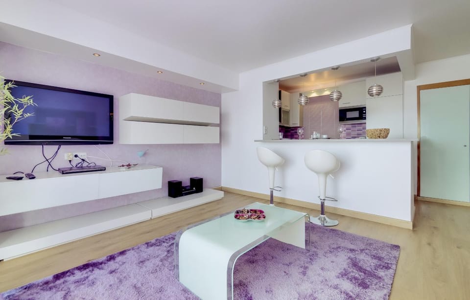 Communal lounge/ TV room, Living room