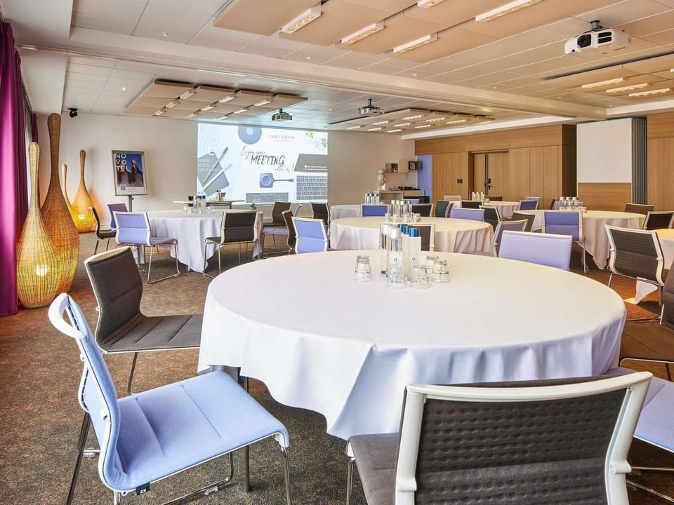 Meeting/conference room