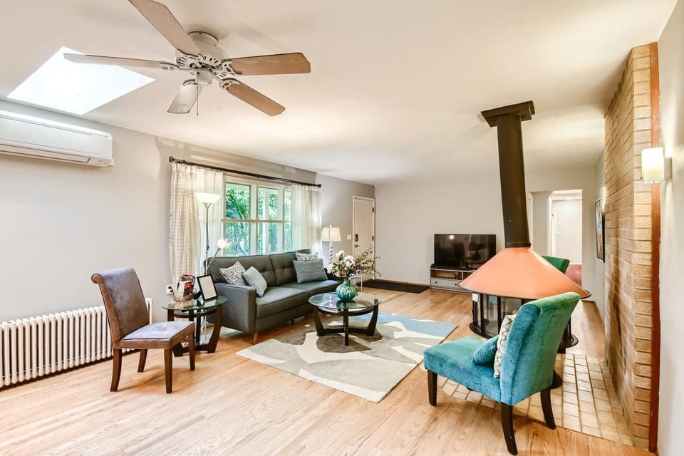 4 bedrooms one level house, EV outlet House in Gresham