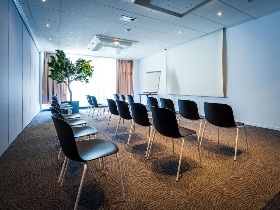 Meeting/conference room