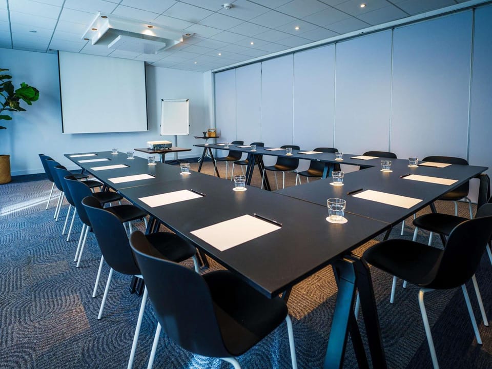 Meeting/conference room